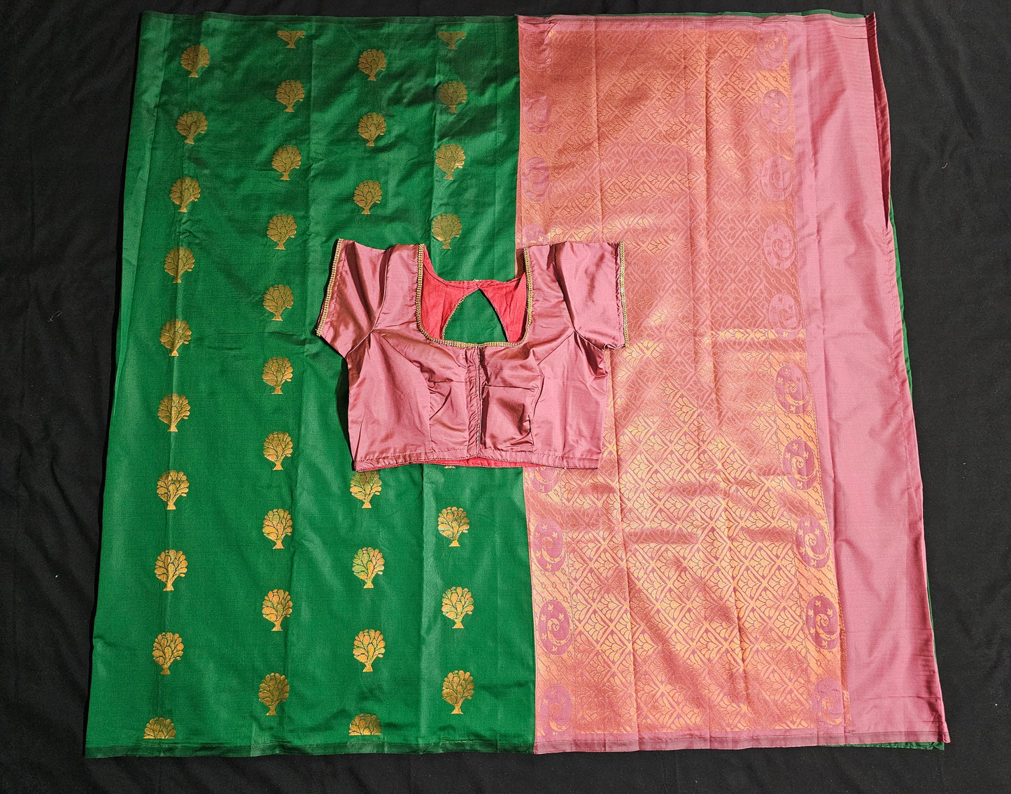 Arani soft silk saree big putta work rich pallu and contrast stitched Blouse - Blouse size 36 (Self alter Upto 40)