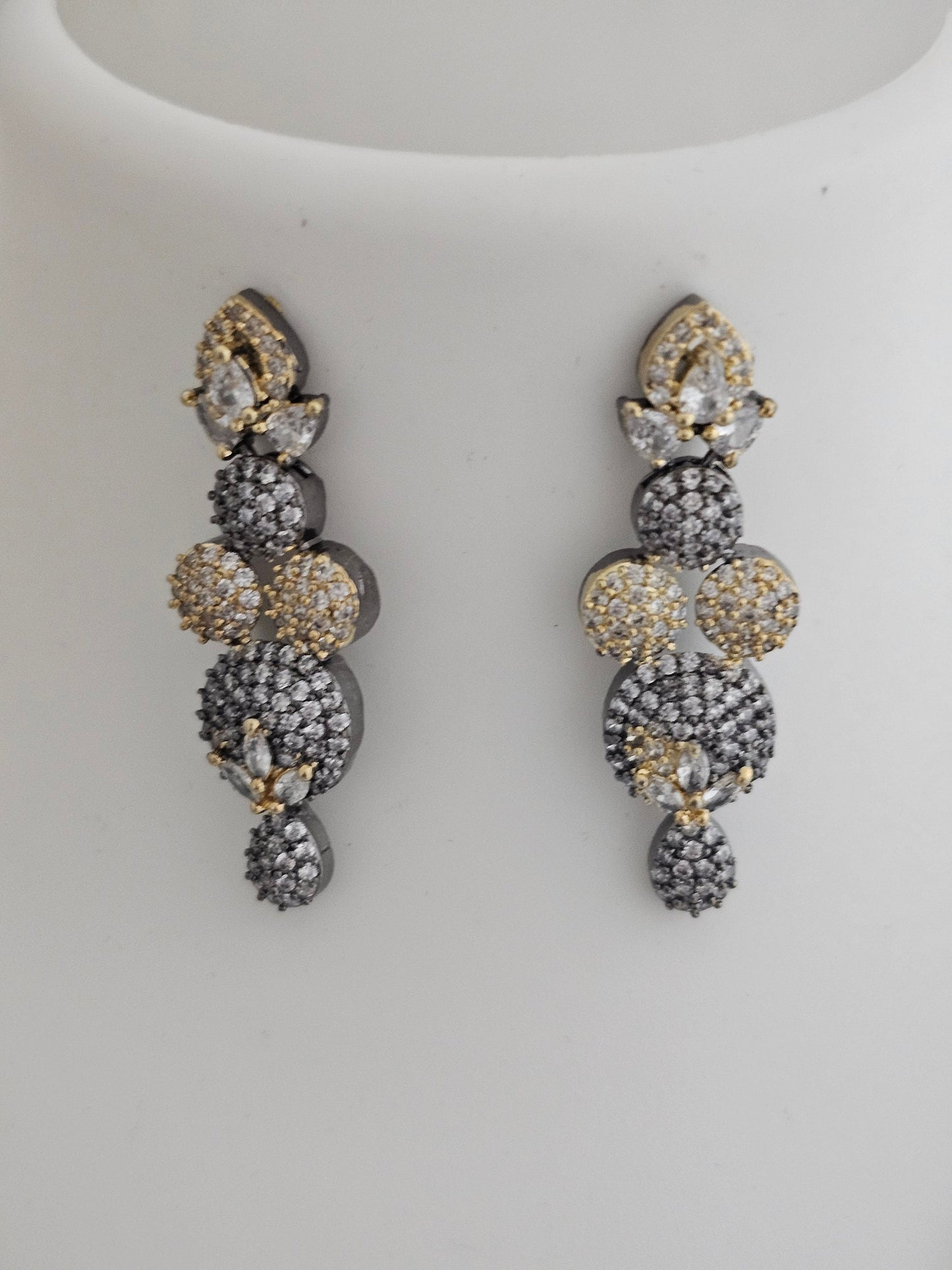 Premium high quality grand looking Gold and Black Polish Victorian Necklace with Beautiful Victorian matching Earrings - MK Fashionkart