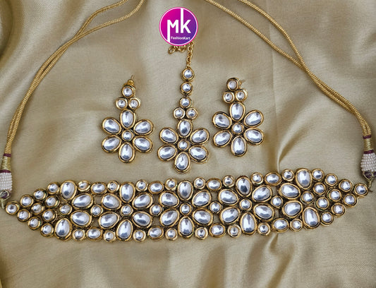 Bollywood Jaipur high quality Kundan with back meenakari work Flower design Choker, matching Earrings and Tikka - MK Fashionkart