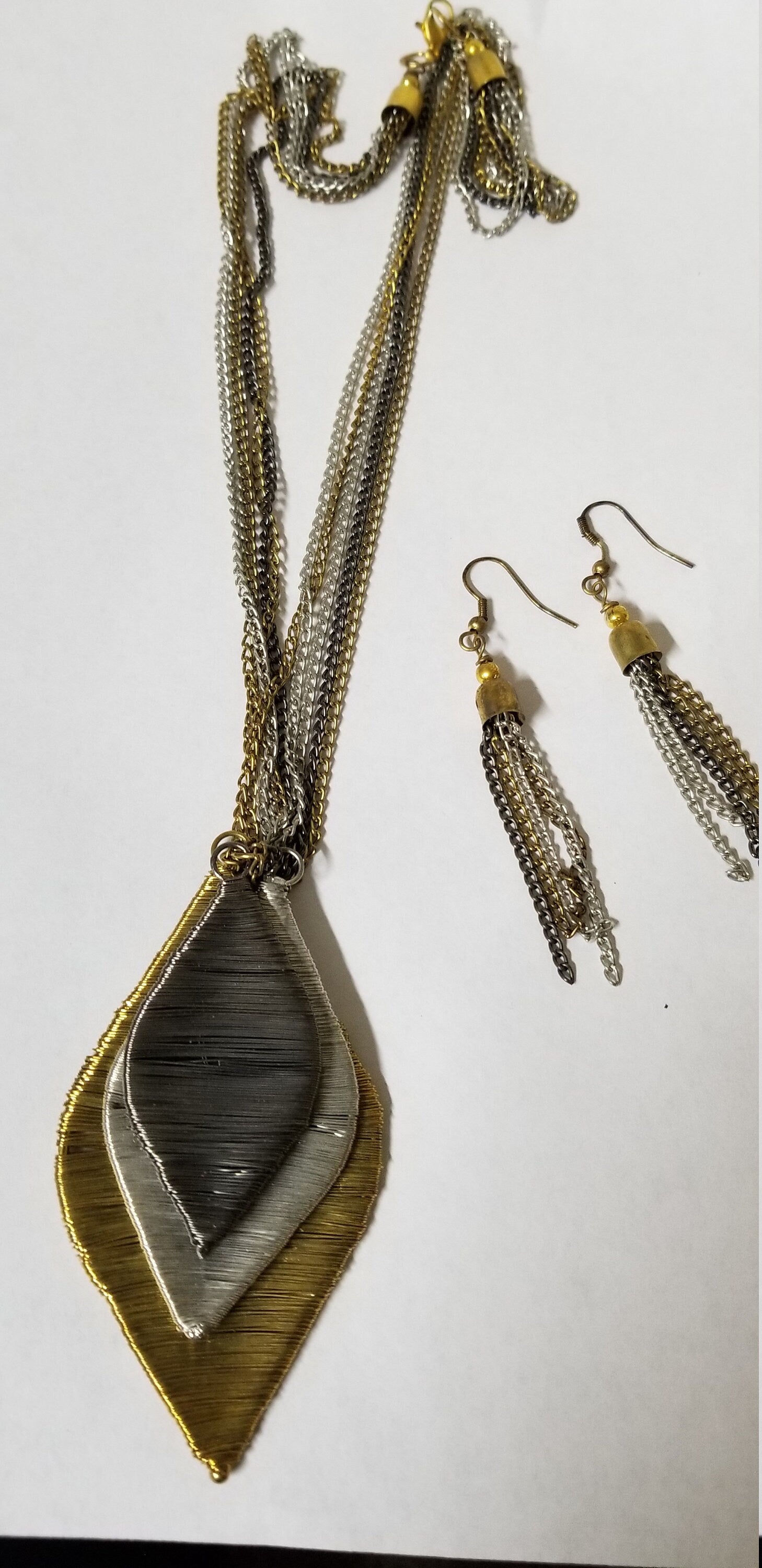Trendy multi-color pendent with multi-color chain and matching earrings