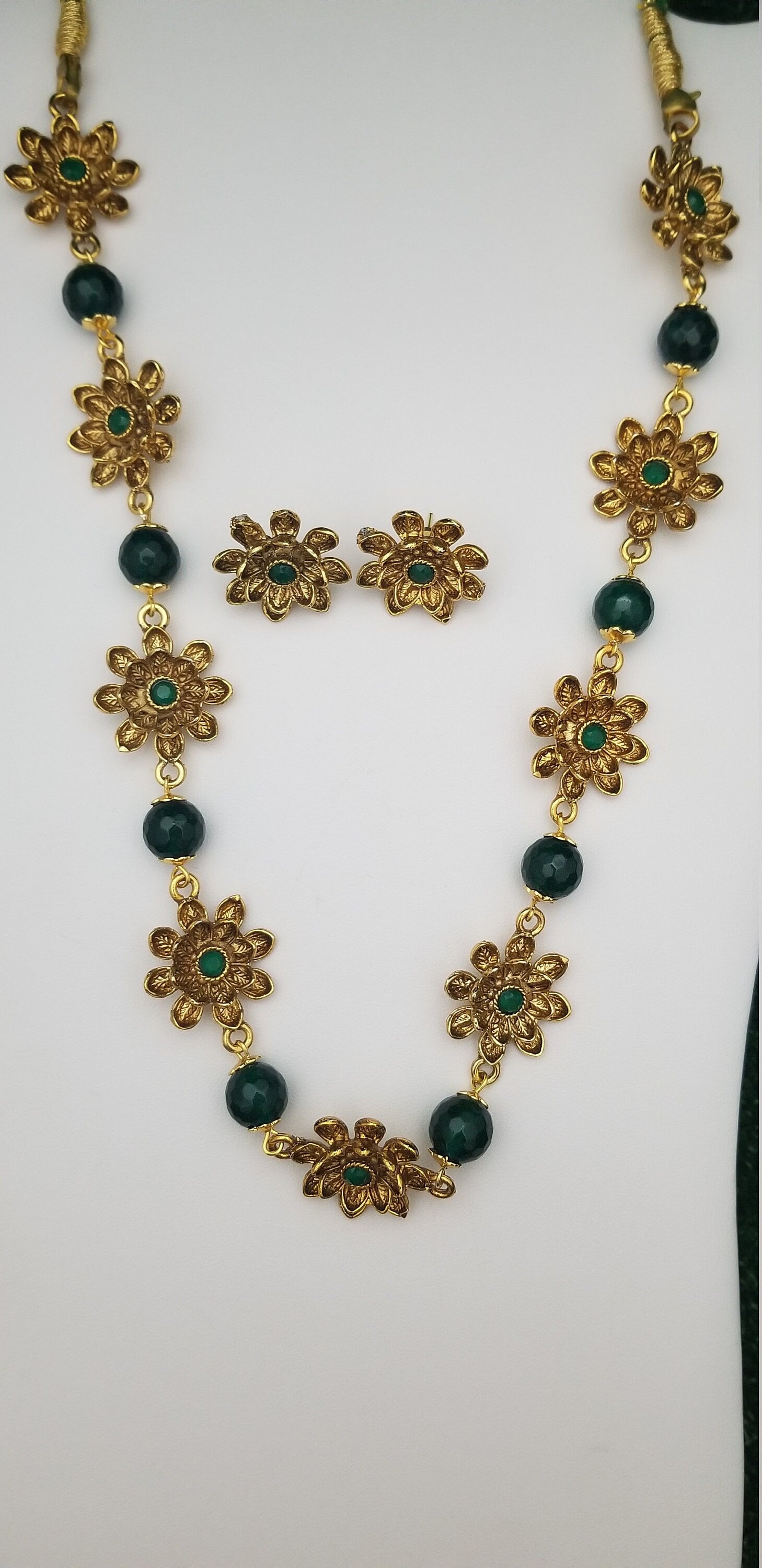 Flower Type Antique Gold chain with marching Earrings