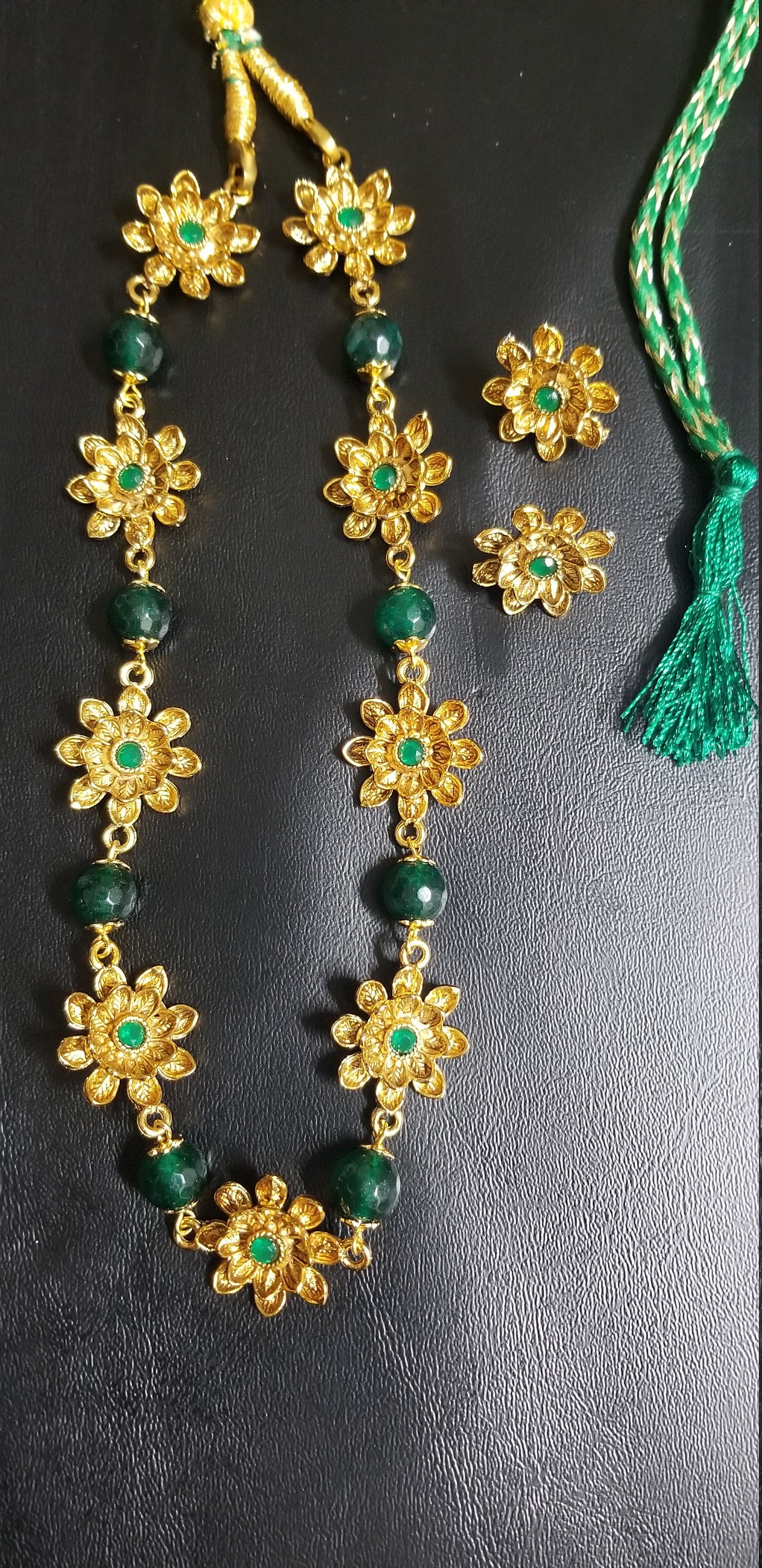 Flower Type Antique Gold chain with marching Earrings