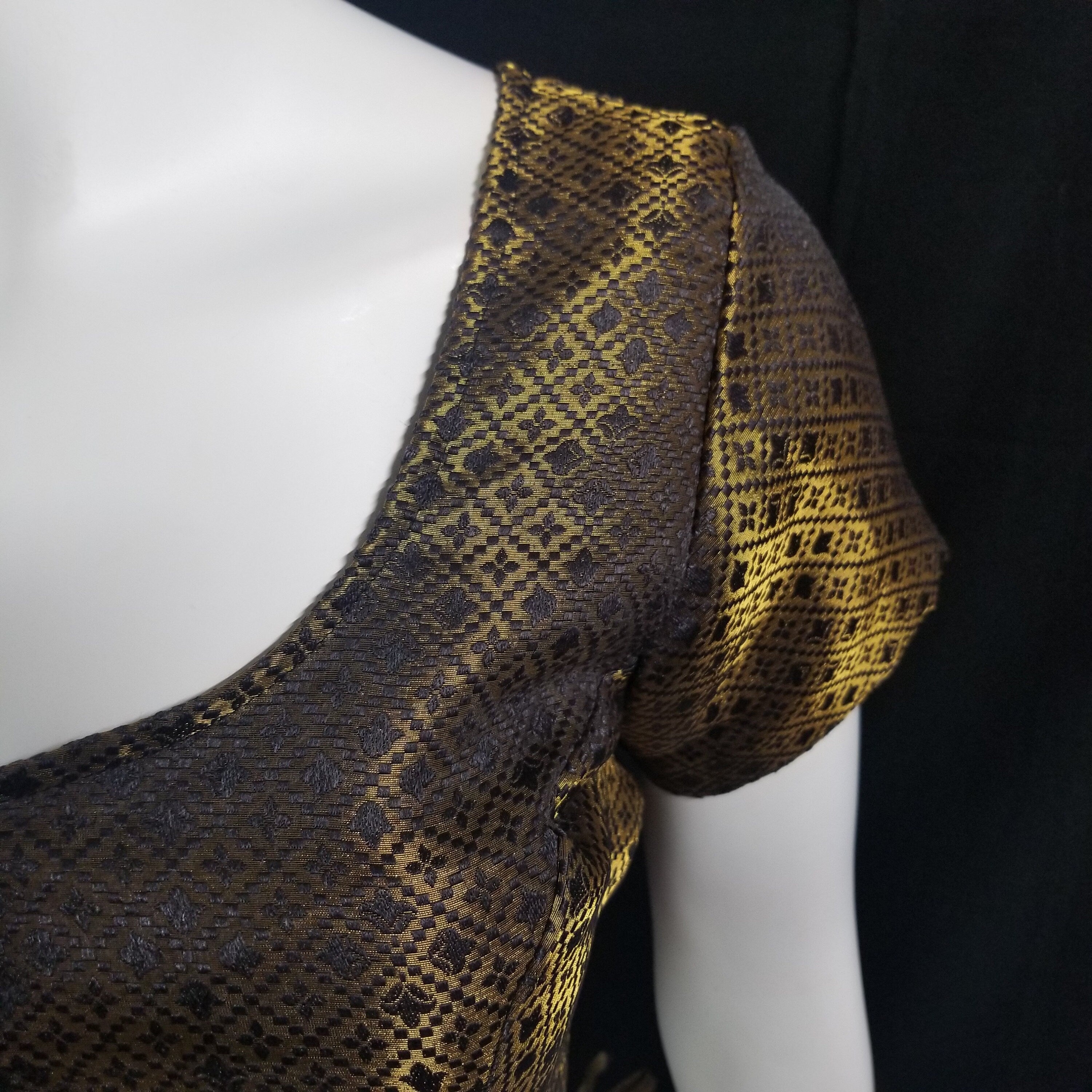 Readymade Saree Blouse - Black with gold Blouse for Saree - Princess cut with padded  - size 38" alter to 36"/40"