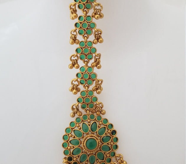 Matte finish flower AD stone with hangings loreals Tikka/Nethichutti