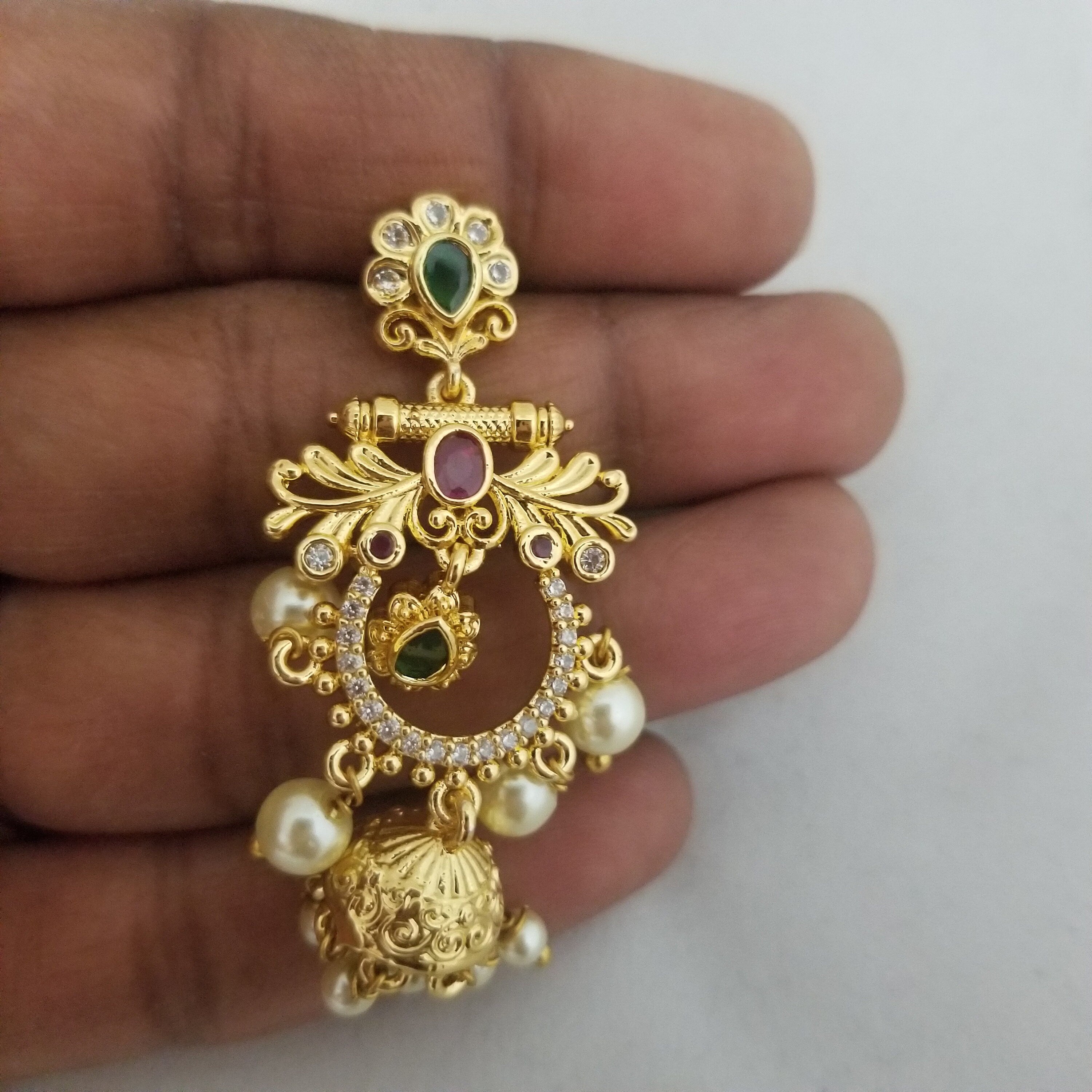 Premium Quality Gold finish Necklace with Beautiful Earrings
