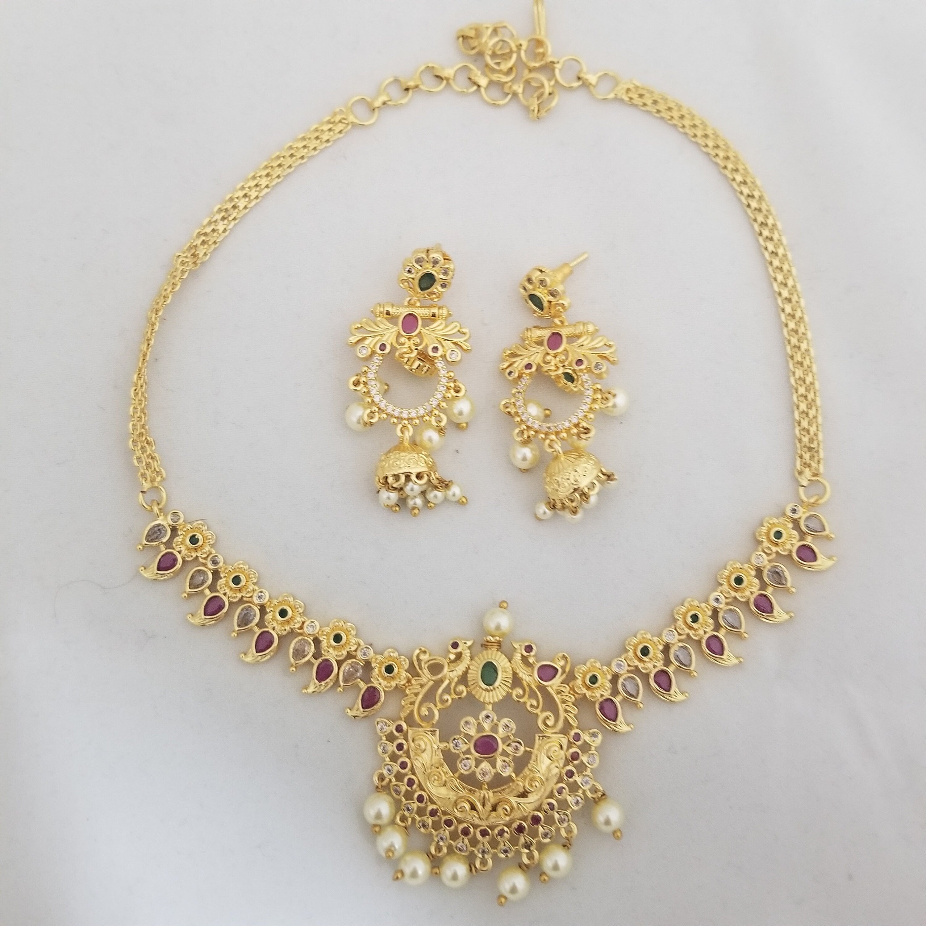 Premium Quality Gold finish Necklace with Beautiful Earrings