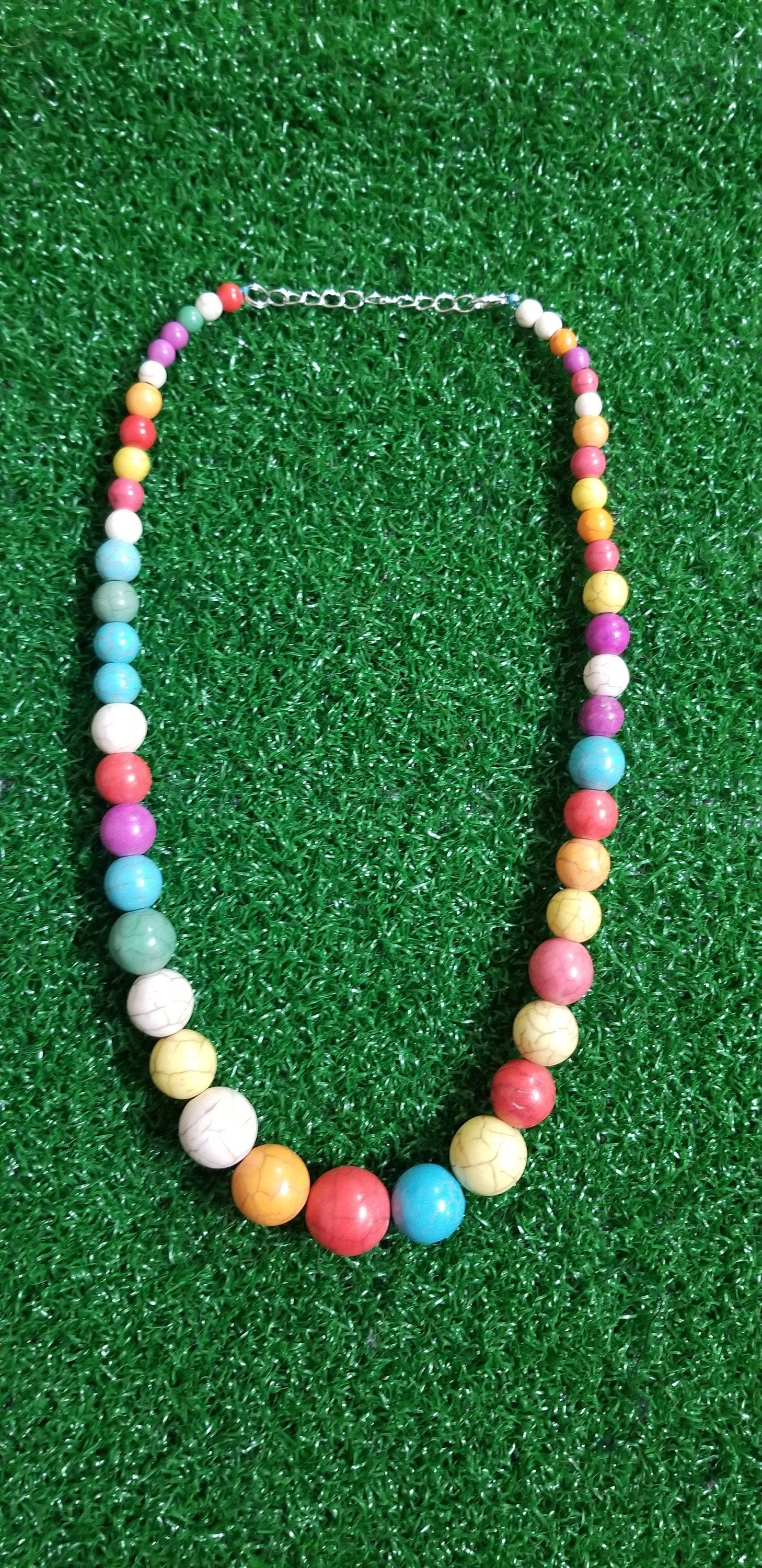 Multi-color bead chain
