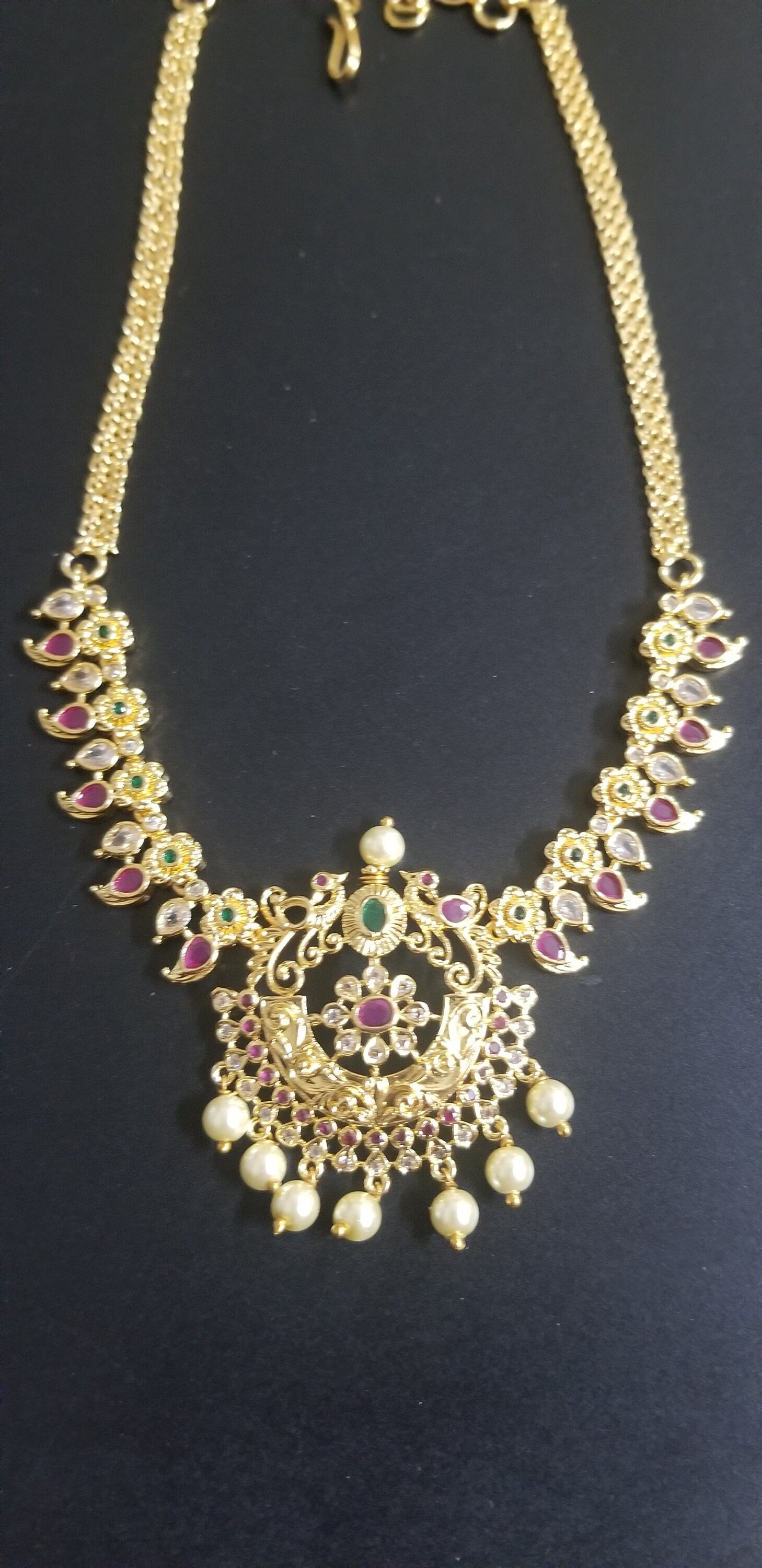 Premium Quality Gold finish Necklace with Beautiful Earrings