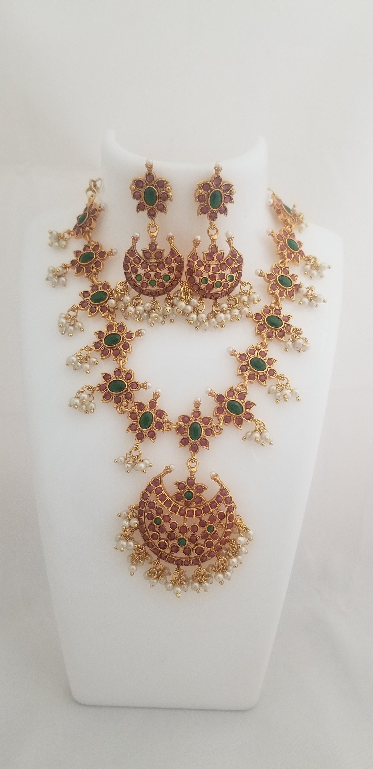 Premium Quality Kemp stone Guttapusalu Necklace with matching Earrings