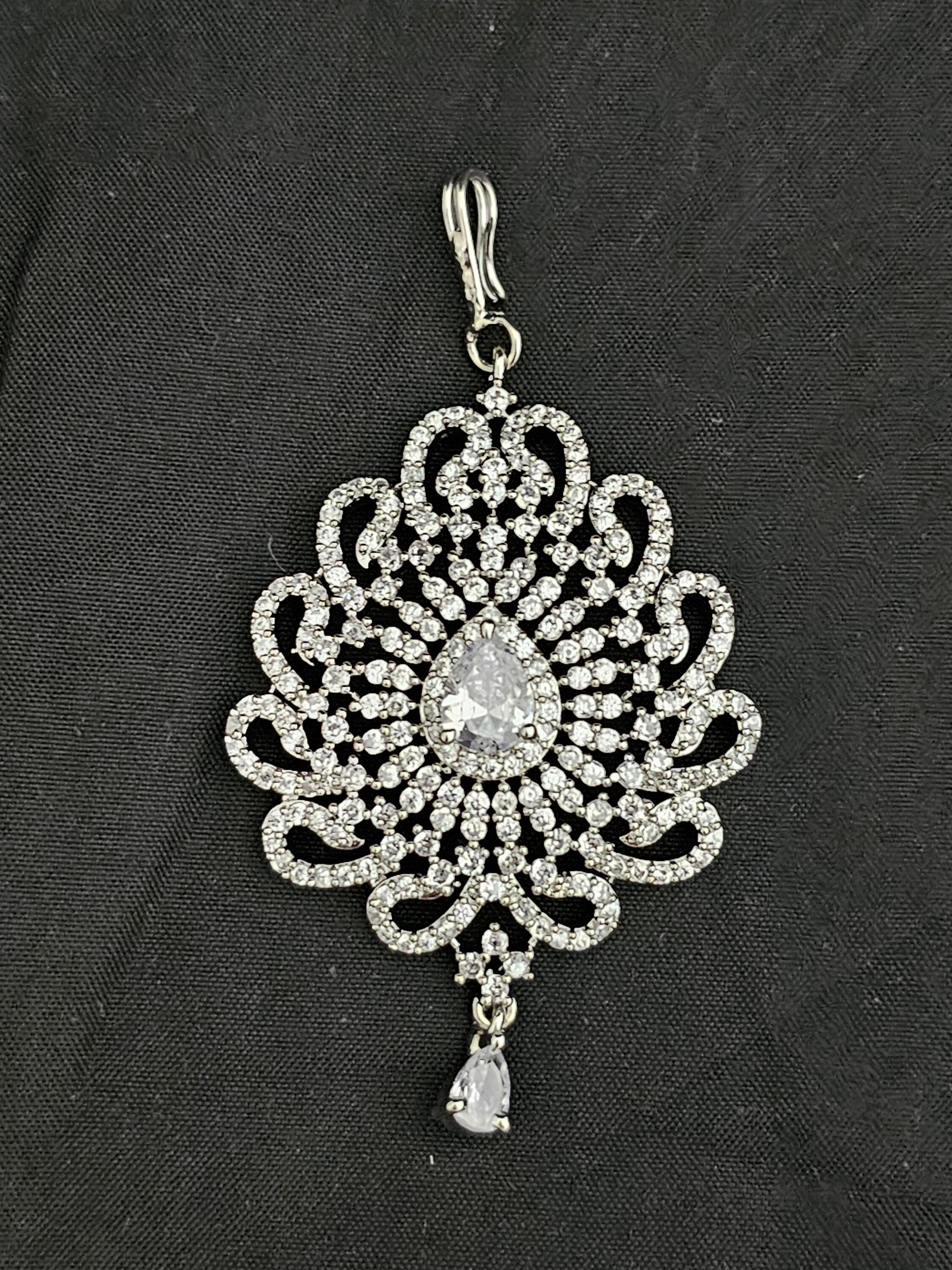 AD stone with Diamond finish with stone hanging Tikka/Nethichutti