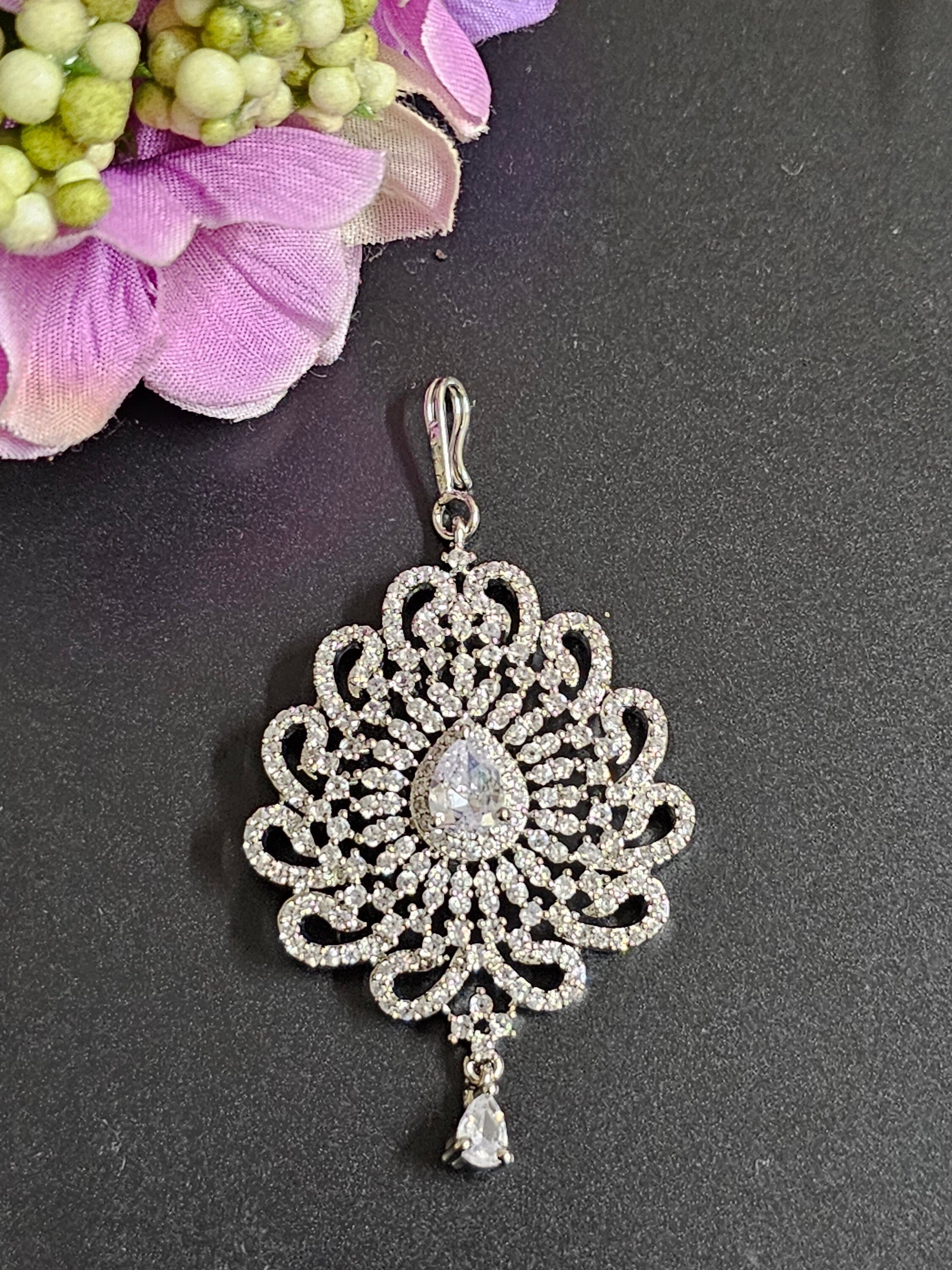AD stone with Diamond finish with stone hanging Tikka/Nethichutti