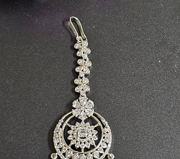 AD stone with Diamond finish with stone hangings Tikka/Nethichutti