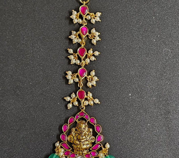 Jadau Kundan Jewelry - Jadau Kundan with precious bead and pearl hangings Tikka/Nethichutti
