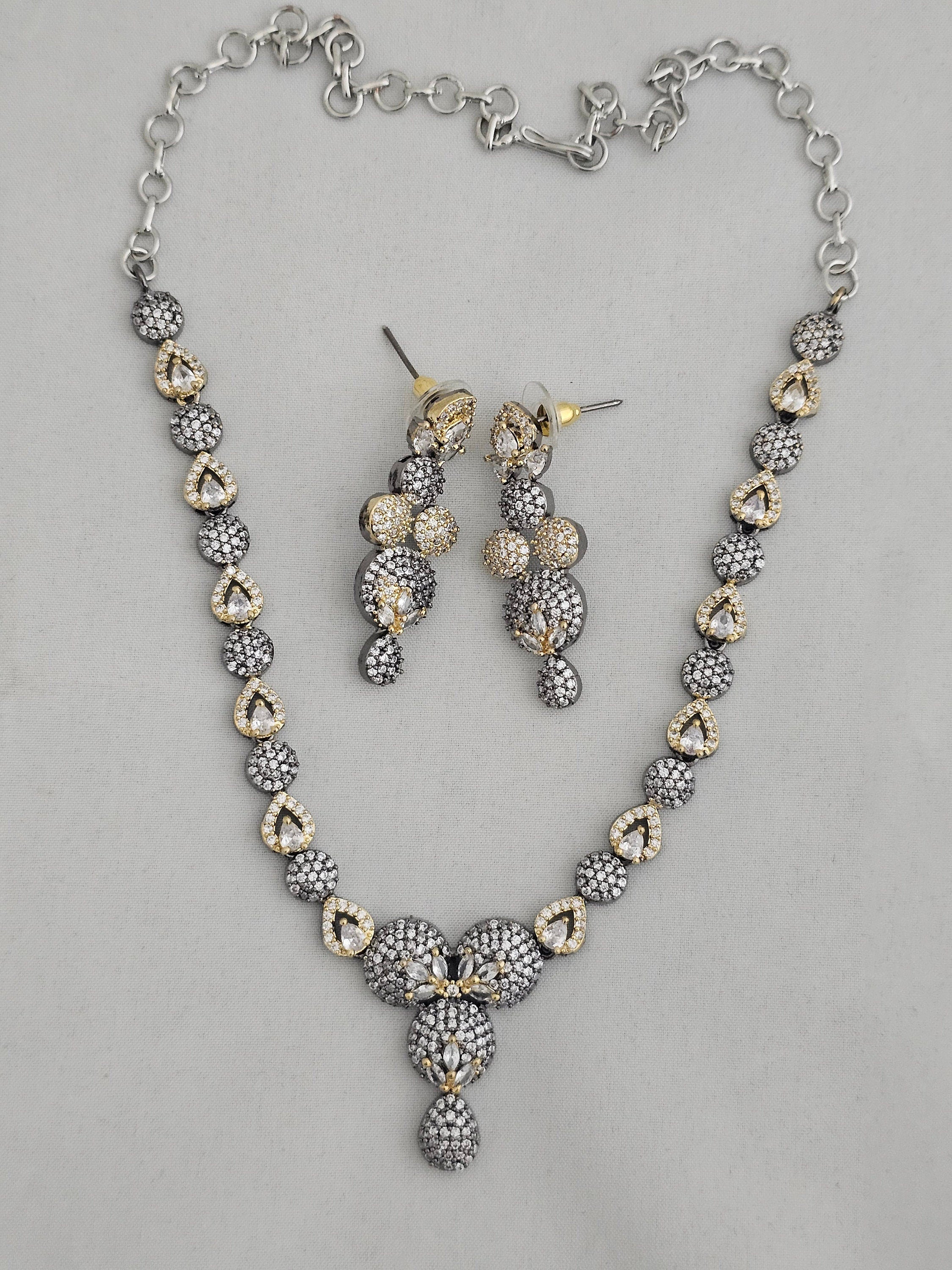 Premium Quality Gold and Black Polish Victorian Necklace with Beautiful Victorian matching Earrings