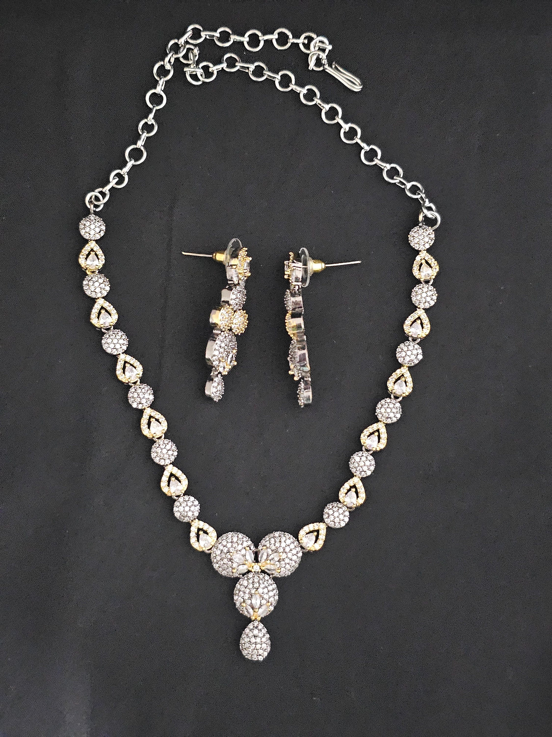 Premium Quality Gold and Black Polish Victorian Necklace with Beautiful Victorian matching Earrings